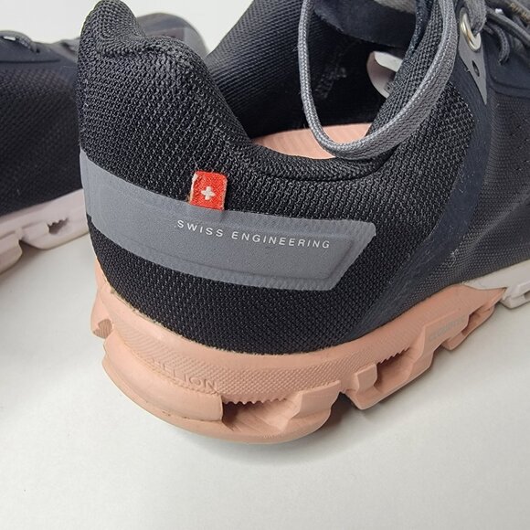 On Cloud Swiss Engineering Cloudflow Women's Gray & Black Running Shoes - Picture 10 of 10
